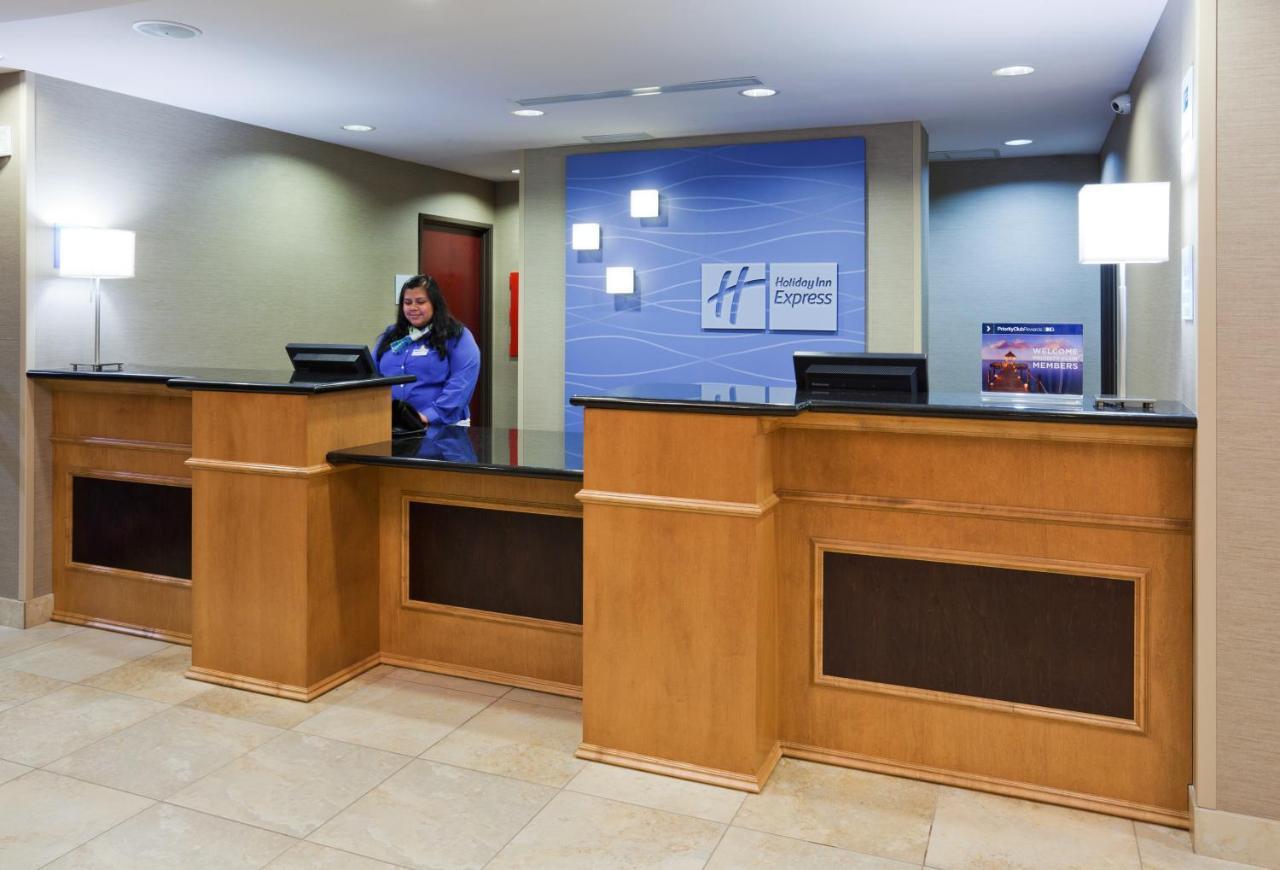 Holiday Inn Express And Suites Rochester West-Medical Center By Ihg Extérieur photo