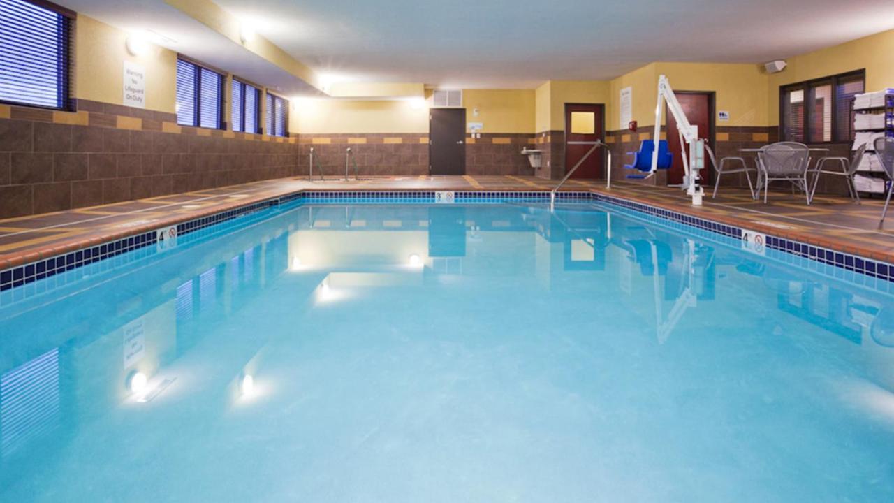 Holiday Inn Express And Suites Rochester West-Medical Center By Ihg Extérieur photo